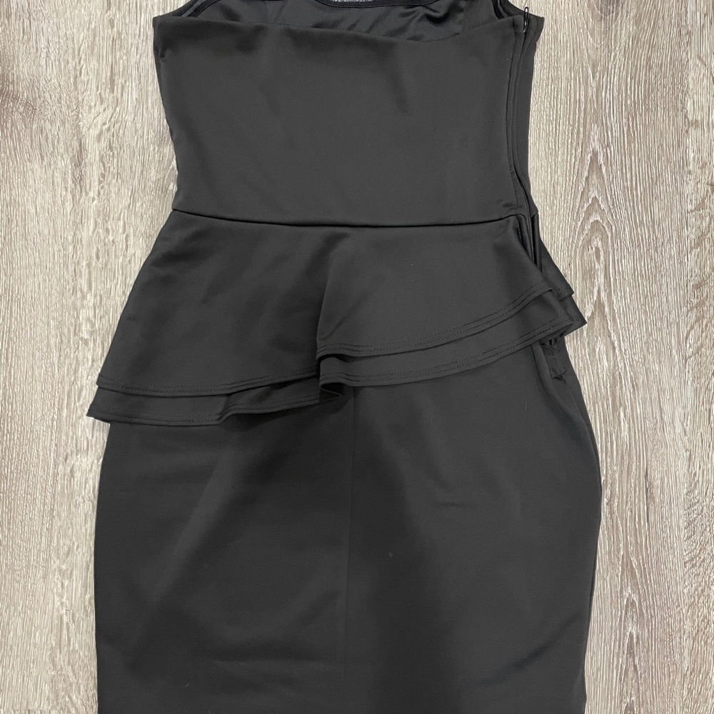 Dress - Picture 6 of 6